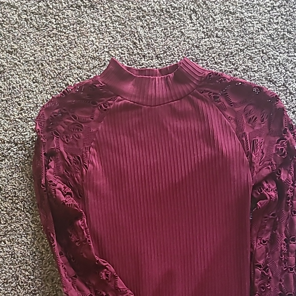 Brand new never worn lace sleeve top - Picture 2 of 5